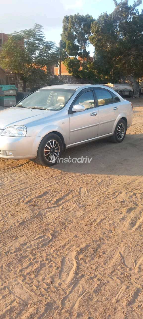 Daewoo Lacetti 2005 Silver Automatic Used for Sale in Kafr El Zayat - 1
