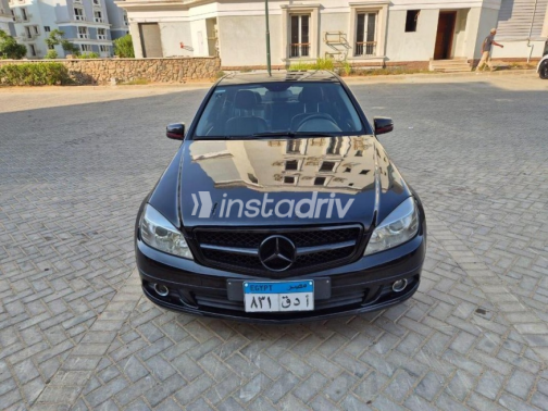 مرسيدس C 250 2010 أسود أوتوماتيك مستعملة للبيع في القاهرة - 2