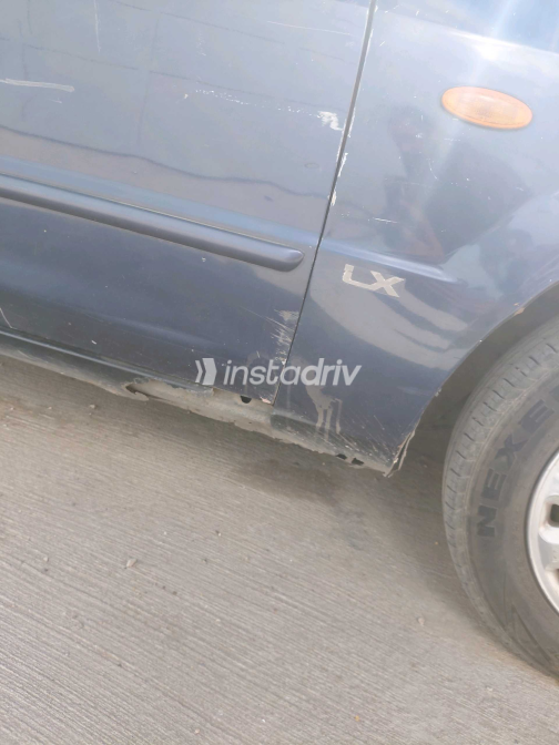 مازدا 323 2002 أزرق يدوي مستعملة للبيع في بورسعيد - 3