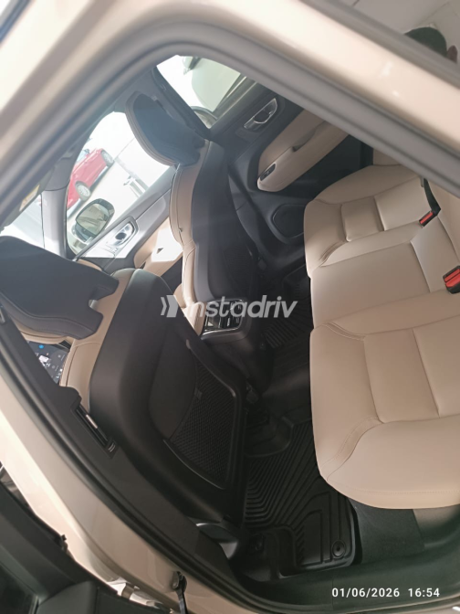 Volvo XC60 2026 Beige Automatic Used for Sale in Cairo - 4