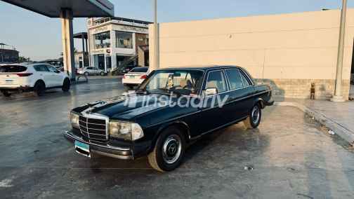 مرسيدس E 200 1984 تركواز يدوي مستعملة للبيع في بلقاس - 1