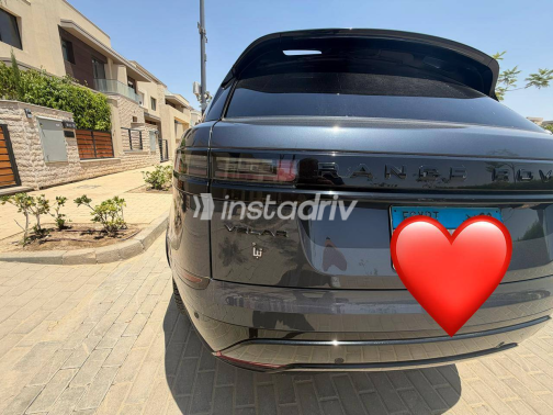 Land Rover Velar 2025 Gray Automatic Used for Sale in Giza - 8