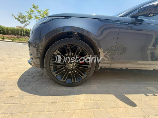 Land Rover Velar 2025 Gray Automatic Used for Sale in Giza - 9