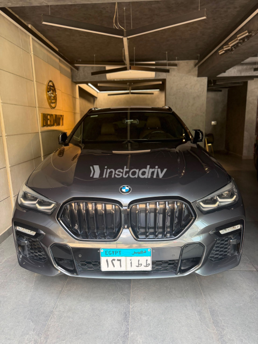 بي ام دبليو X6 2021 رمادي أوتوماتيك مستعملة للبيع في مدينة نصر - 4