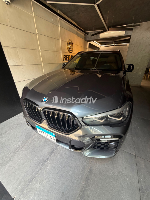 بي ام دبليو X6 2021 رمادي أوتوماتيك مستعملة للبيع في مدينة نصر - 5