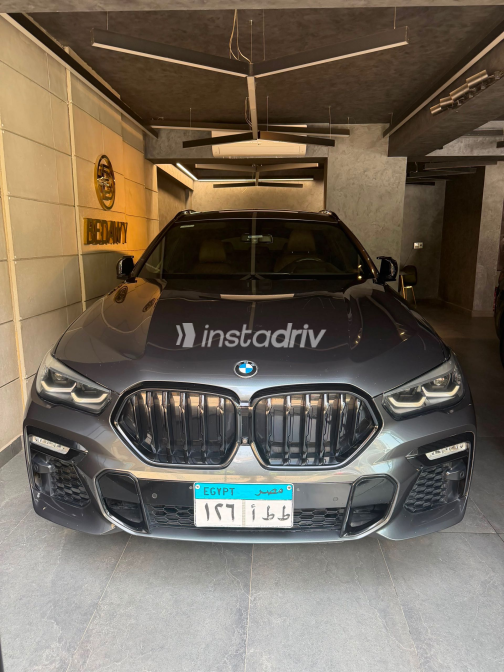 بي ام دبليو X6 2021 رمادي أوتوماتيك مستعملة للبيع في مدينة نصر - 10