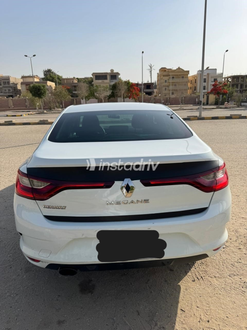 رينو ميجان 2018 أبيض أوتوماتيك مستعملة للبيع في الجيزة - 6