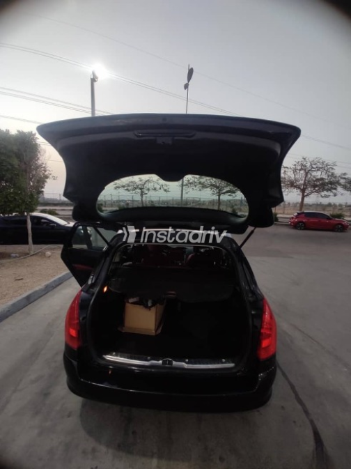 Peugeot 308 sw 2011 Black Automatic Used for Sale in Greater Cairo ( Cairo + Giza) - 2