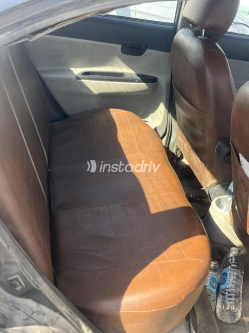 Hyundai Accent 2011 Dark Gray Manual Used for Sale in Cairo - 5
