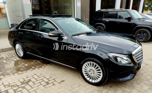 Mercedes C 180 2016 Black Automatic Used for Sale in Nasr city - 3