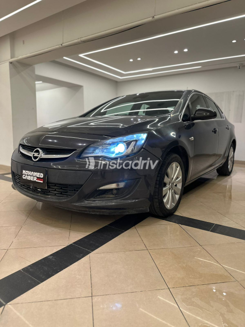 Opel Astra 2016 Dark Gray Automatic Used for Sale in Heliopolis - 2
