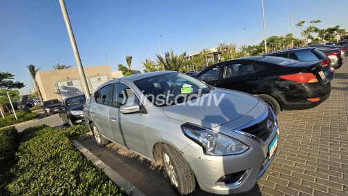 Nissan Sunny 2024 Silver Automatic Used for Sale in Cairo - 1