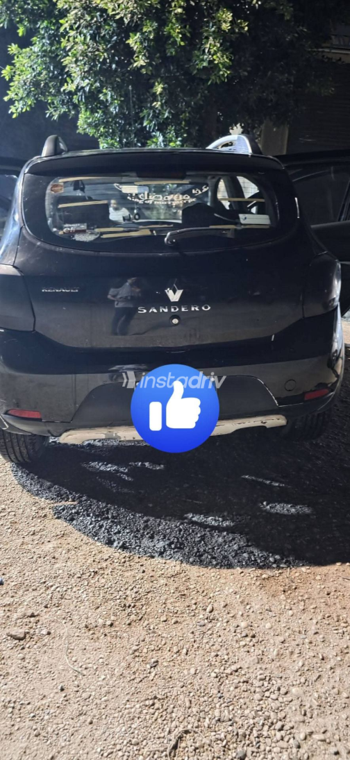 Renault Sandero Step Way 2015 Black Manual Used for Sale in Asyut - 10