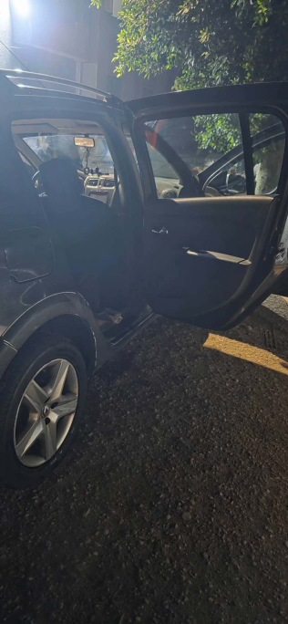 Renault Sandero Step Way 2015 Black Manual Used for Sale in Asyut