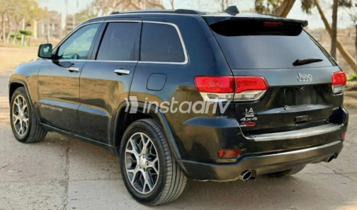 Jeep Cherokee 2019 Black Automatic Used for Sale in Cairo - 4
