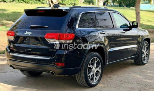 Jeep Cherokee 2019 Black Automatic Used for Sale in Cairo - 6