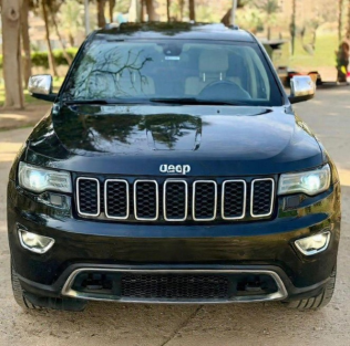 Jeep Cherokee 2019 Black Automatic Used for Sale in Cairo
