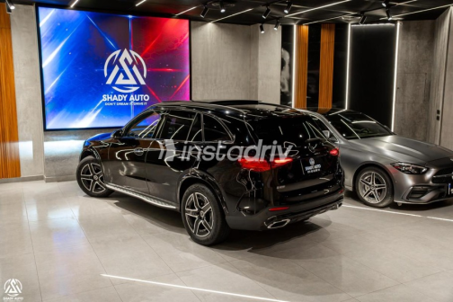 مرسيدس GLC 300 2023 أسود أوتوماتيك مستعملة للبيع في القاهرة الكبرى ( القاهرة - الجيزة) - 4