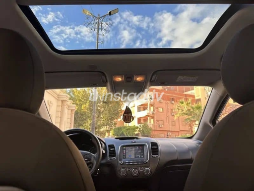 Kia Cerato 2018 Silver Automatic Used for Sale in Nasr city - 3