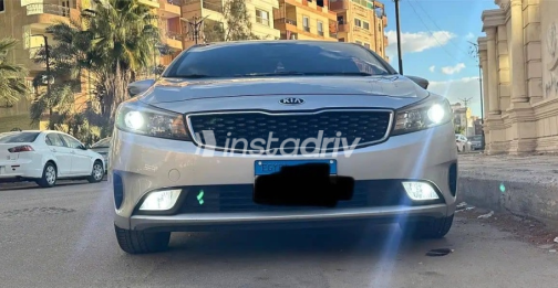 Kia Cerato 2018 Silver Automatic Used for Sale in Nasr city - 8