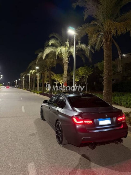 بي ام دبليو 318 2018 رمادي أوتوماتيك مستعملة للبيع في القاهرة - 5