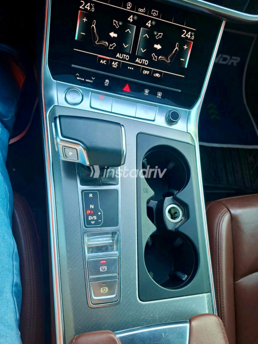 اودي A6 2020 أسود أوتوماتيك مستعملة للبيع في المعادى - 2