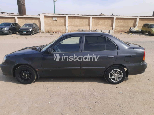 Hyundai Verna 2017 Gray Manual Used for Sale in Nasr city - 8