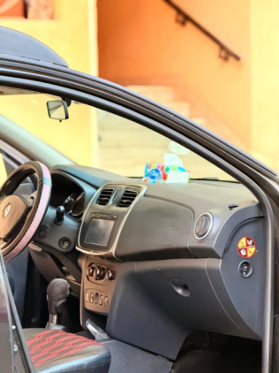 Renault Sandero Step Way 2016 Black Automatic Used for Sale in Cairo