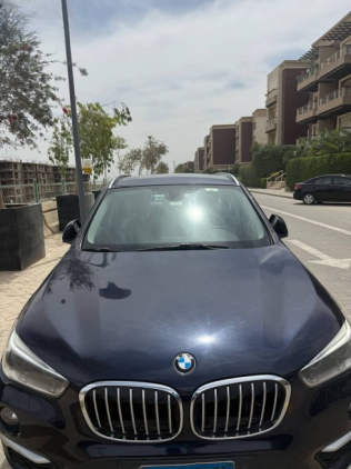 بي ام دبليو X1 2018 أزرق غامق أوتوماتيك مستعملة للبيع في الجيزة