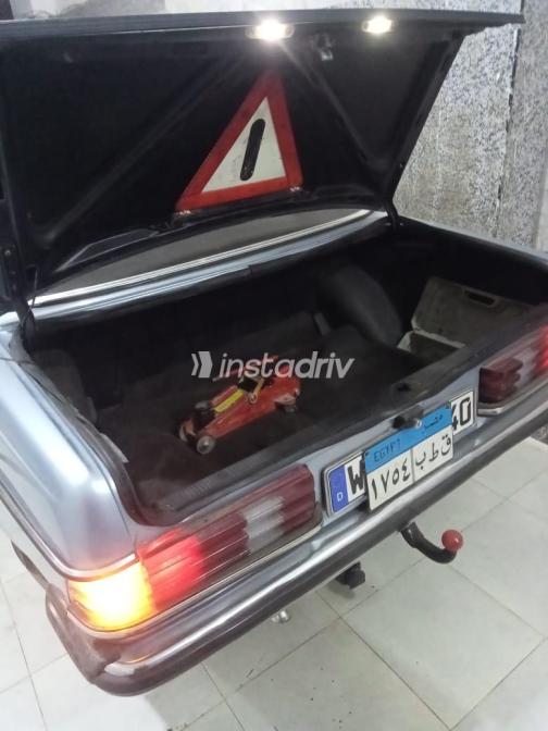 Mercedes E 200 1977 Gray Automatic Used for Sale in Qalyubia - 5
