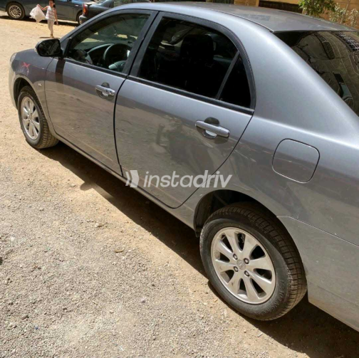بى واى دى‬ F3 2025 رمادي أوتوماتيك مستعملة للبيع في المعادى - 2