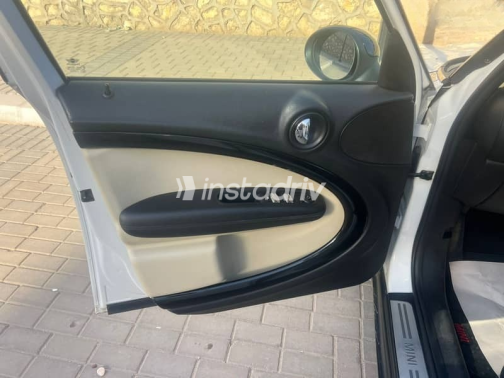 Mini Country man 2014 White Automatic Used for Sale in Heliopolis - 9