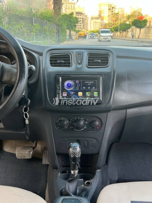 Renault Logan 2016 Burgundy Automatic Used for Sale in Downtown - 10