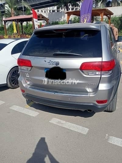 Jeep Grand Cherokee 2016 Silver Automatic Used for Sale in Alexandria - 1