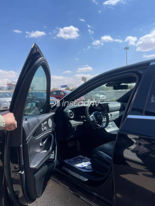 مرسيدس E 350 2020 أسود أوتوماتيك مستعملة للبيع في مصر الجديدة - 1