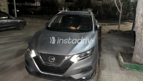 Nissan Qashqai 2021 Silver Automatic Used for Sale in Cairo - 2