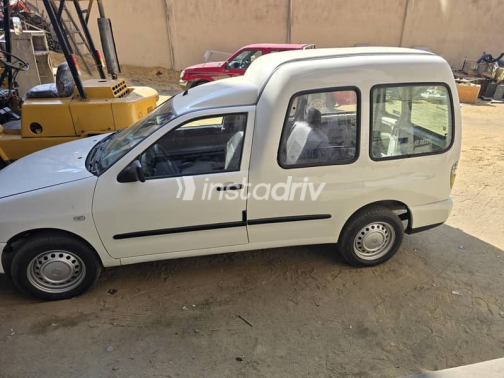 Volkswagen Caddy 2003 White Manual Used for Sale in Cairo - 2
