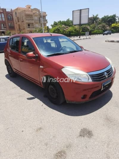 Renault Sandero 2014 Red Automatic Used for Sale in Cairo - 1