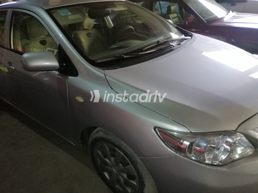 Toyota Corolla 2014 Silver Automatic Used for Sale in Cairo - 2
