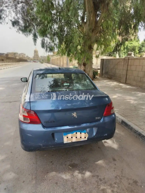بيجو 301 2014 أزرق أوتوماتيك مستعملة للبيع في المعادى - 3