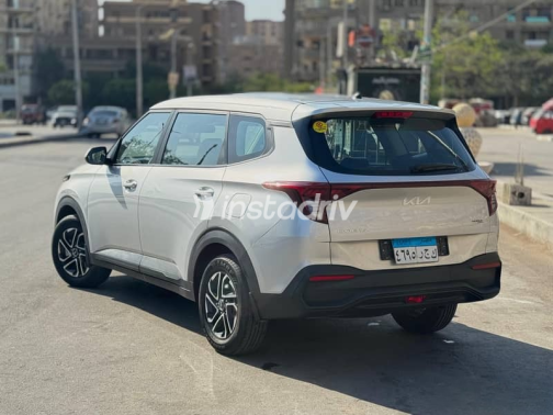 Kia Carens 2024 Silver Automatic Used for Sale in Cairo - 1