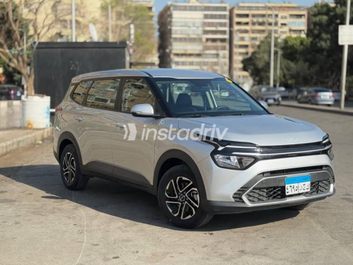 Kia Carens 2024 Silver Automatic Used for Sale in Cairo - 2