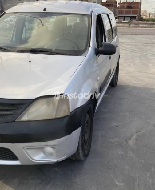 Renault Logan 2009 Silver Manual Used for Sale in Alexandria - 2