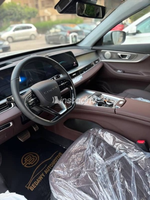 Chery Tiggo 8 Pro Max 2026 Silver Automatic New for Sale in Nasr city - 5