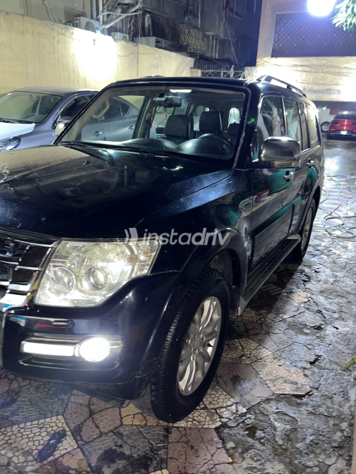 Mitsubishi Montero 2015 Black Automatic Used for Sale in Warraq - 4