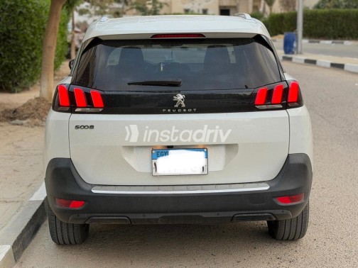 Peugeot 5008 2019 White Automatic Used for Sale in Qalyubia - 8