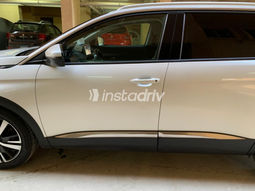 Peugeot 5008 2019 White Automatic Used for Sale in Qalyubia - 10