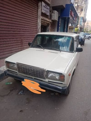 لادا 2107 2009 أبيض يدوي مستعملة للبيع في طنطا