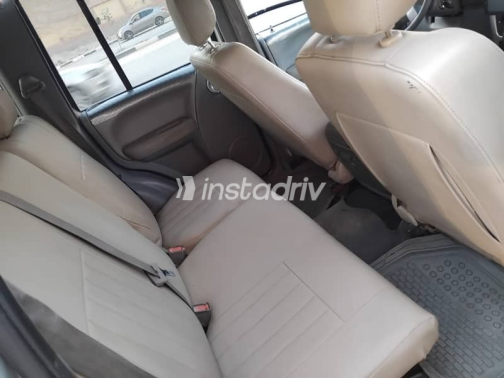 Jeep Liberty 2006 Silver Automatic Used for Sale in Cairo - 5