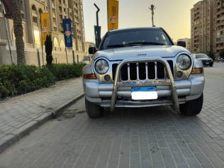 جيب ليبيرتى 2006 فضي أوتوماتيك مستعملة للبيع في القاهرة
